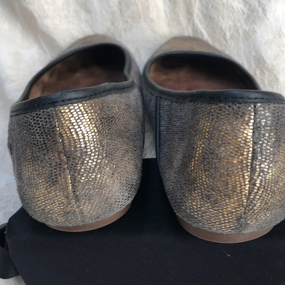 UGG - Picture 2 of 6